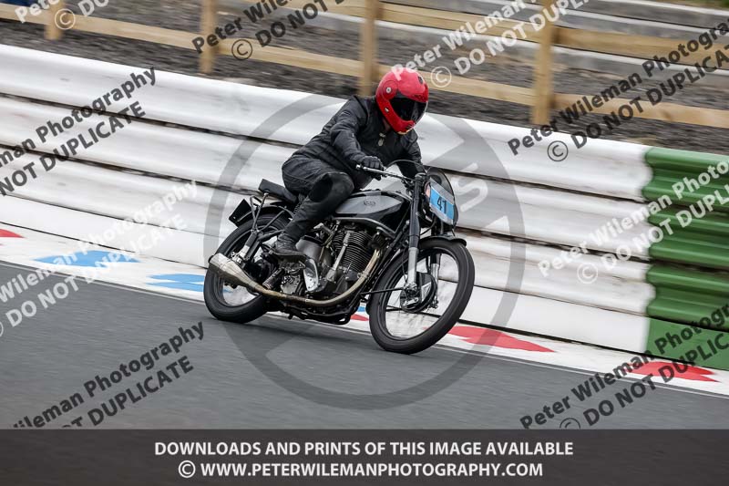 Vintage motorcycle club;eventdigitalimages;mallory park;mallory park trackday photographs;no limits trackdays;peter wileman photography;trackday digital images;trackday photos;vmcc festival 1000 bikes photographs